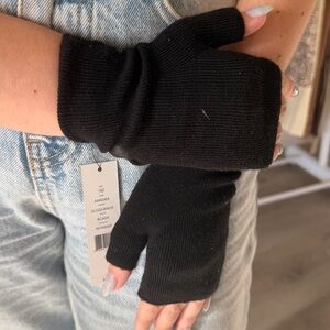 Black Fingerless Gloves
